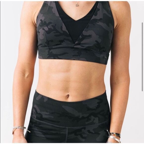 ZYIA Other - Zyia Active - Forest Camo V Neck Adjustable Mesh Sports Bra - Size M